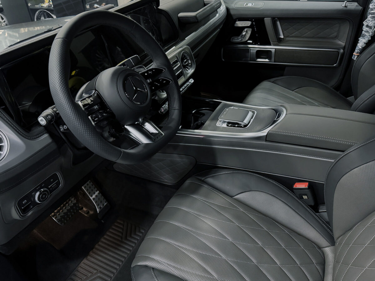 G63black_blackgray_aw22_07_7808