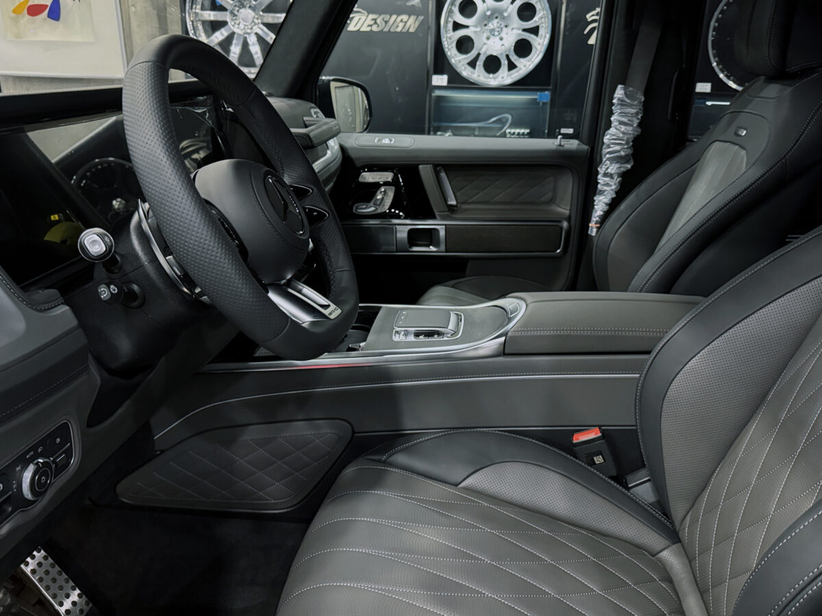 G63black_blackgray_aw22_08_7816