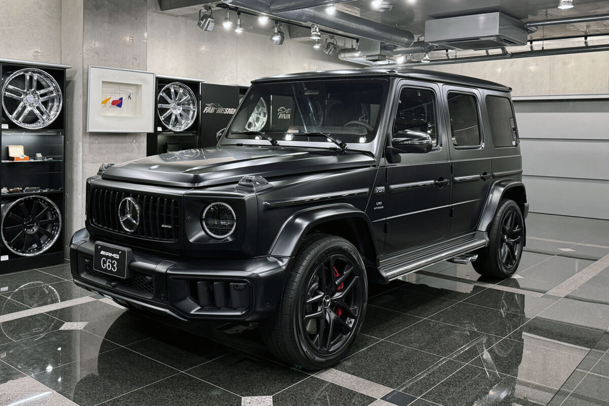 G63black_white_nightPKG_00_7074