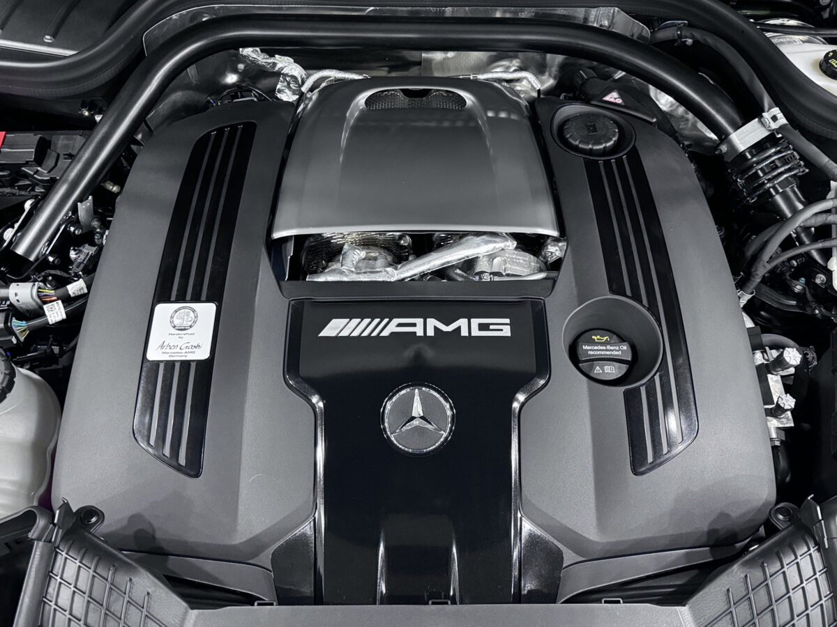 G63_white_blackgray_14_9486