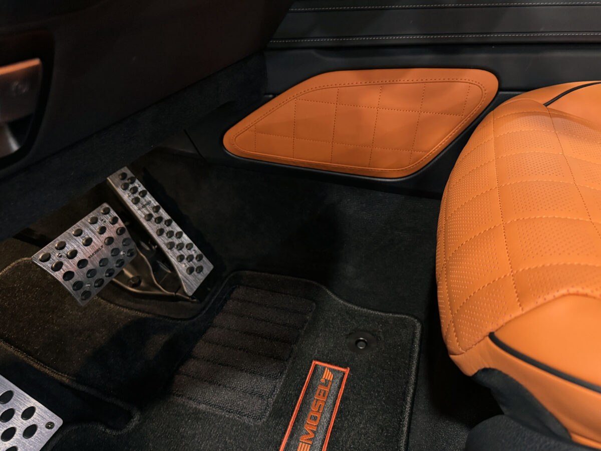280_MOSEL_M75RS_white_orange_23