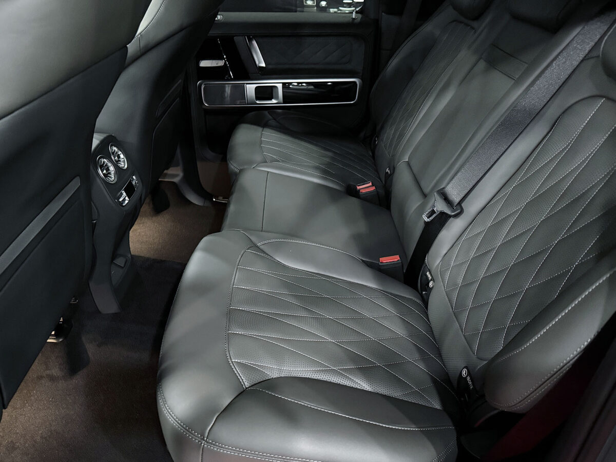 270_G450silver_gray_LHD_10