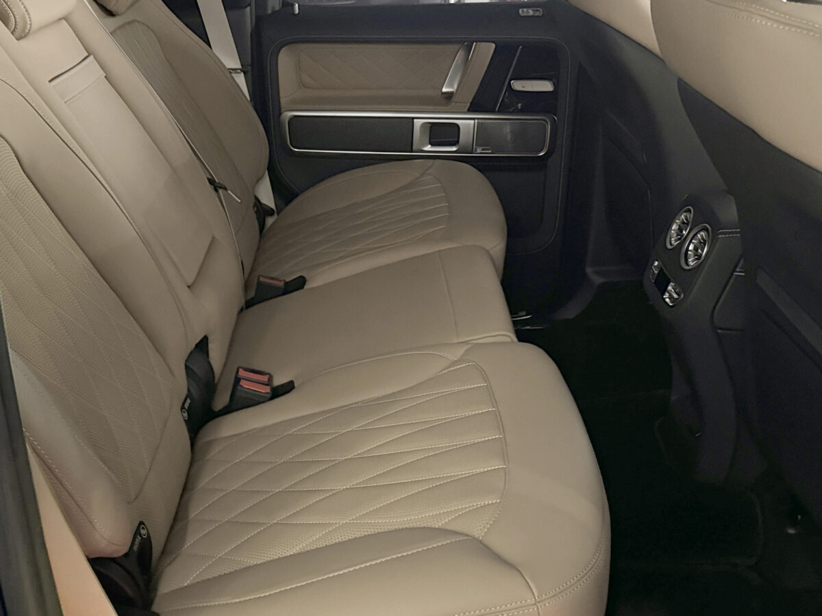 279_G450_olive_beige_RHD_08
