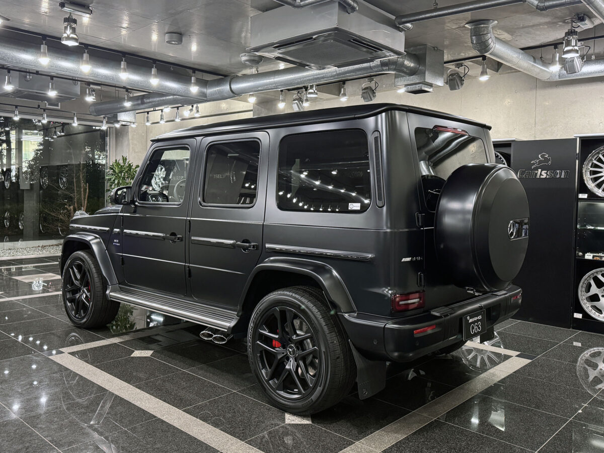 281_G63_black_grayblack_LHD_03