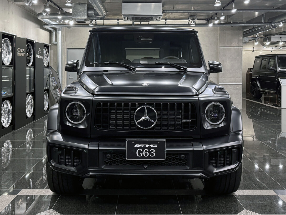 281_G63_black_grayblack_LHD_05