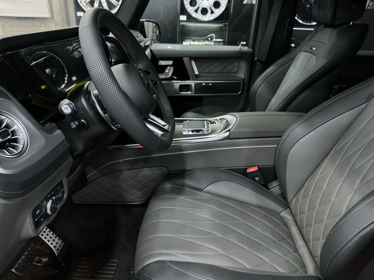 281_G63_black_grayblack_LHD_07