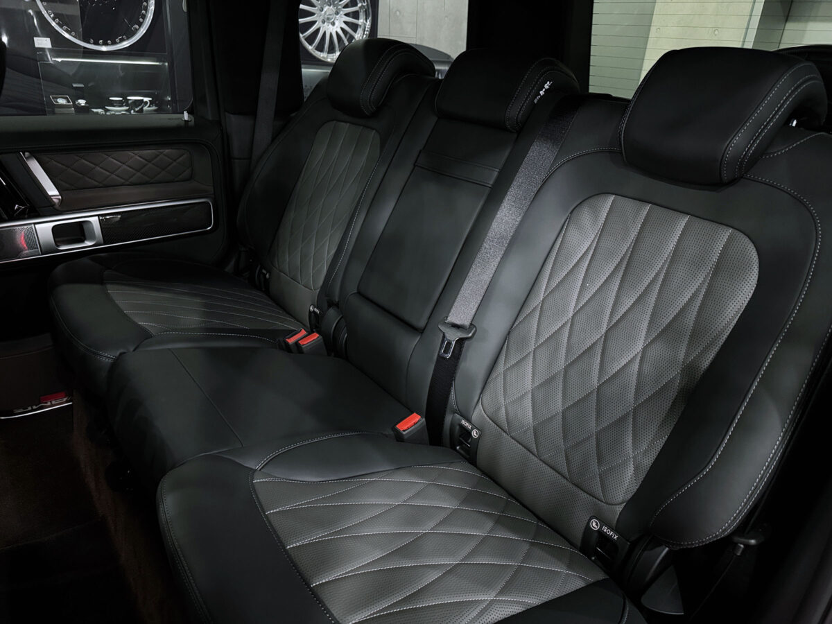 281_G63_black_grayblack_LHD_11