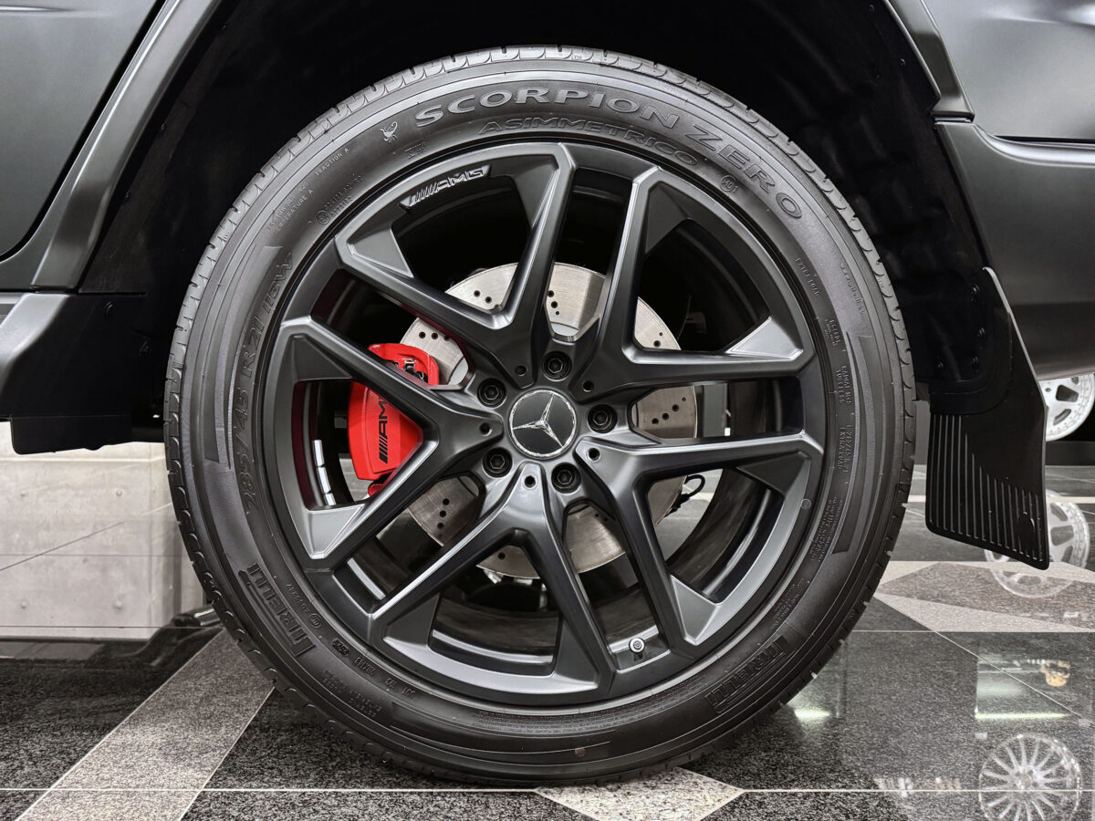 281_G63_black_grayblack_LHD_14